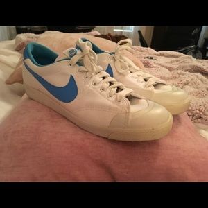 Men’s Nike sneakers